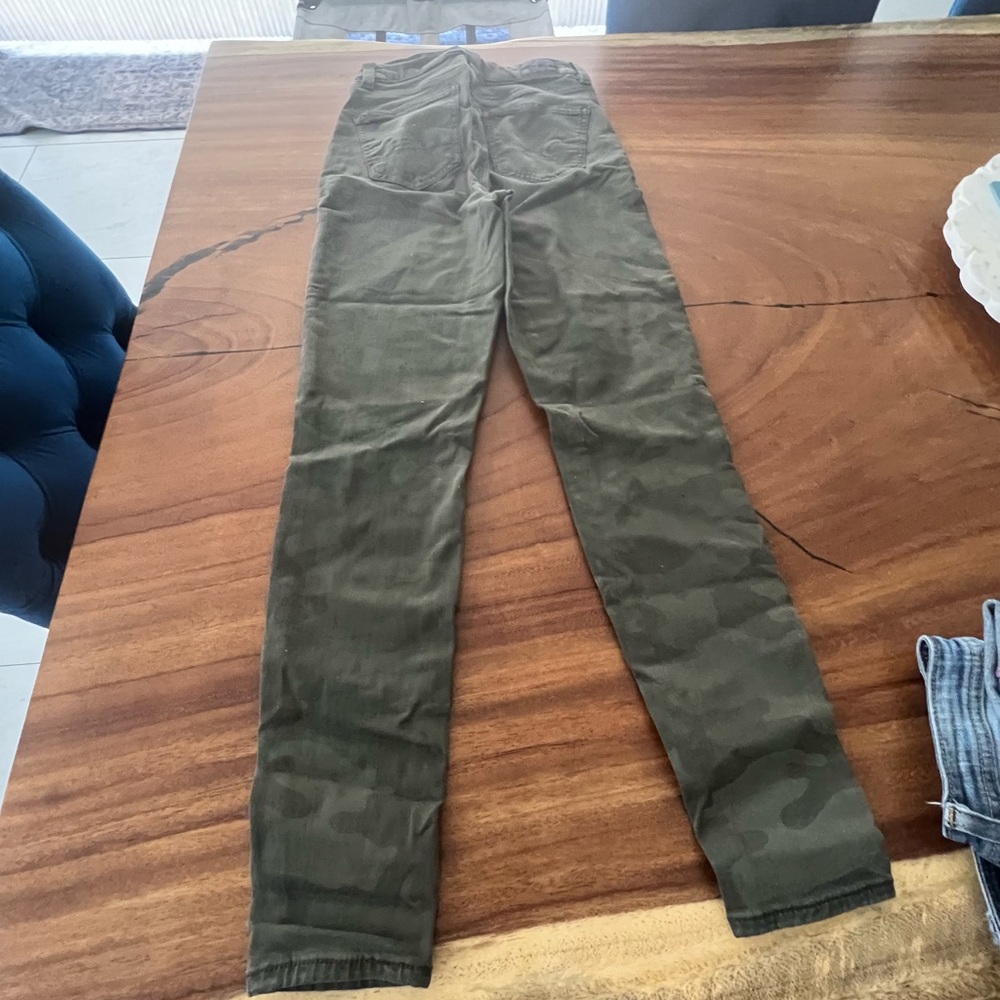 American eagle camo skinny jean